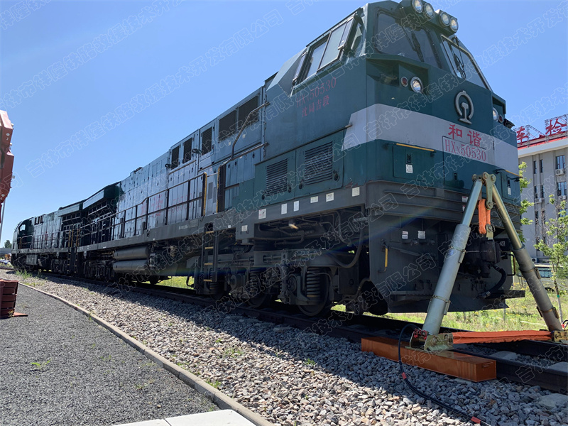 HXN5机车，多功能液压吊复救援