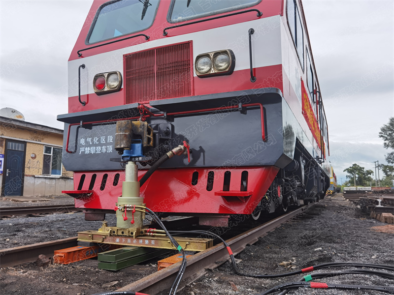 轨道车，液压复轨器