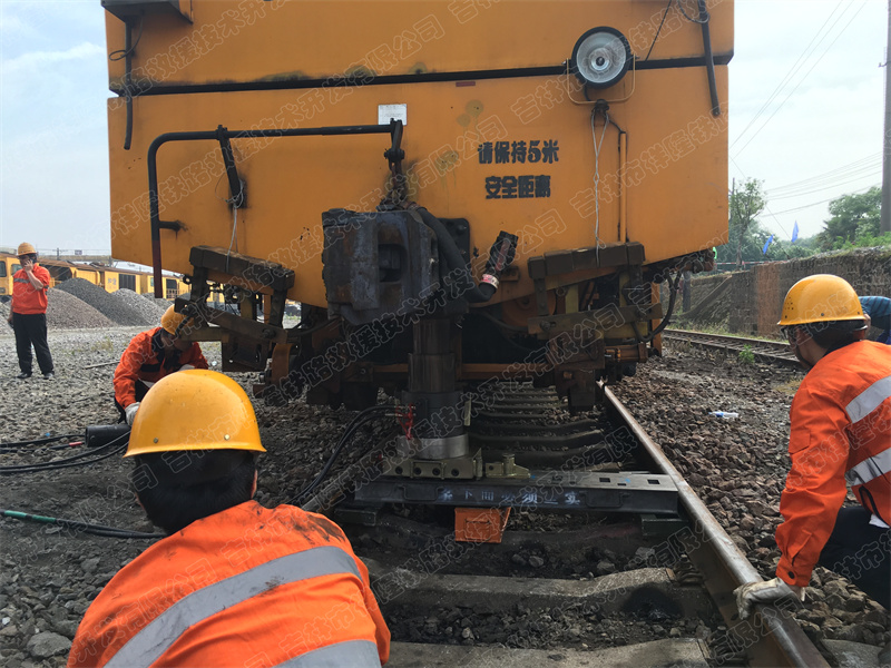 大型养路机械，液压救援起复2.jpg